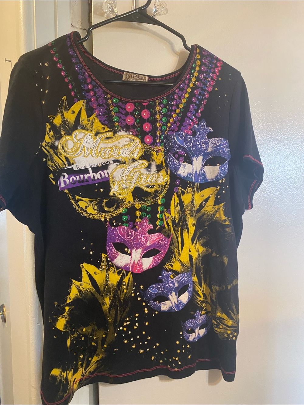 Bourbon Street Mardi Gras Mask Graphic Tee - Women - Black